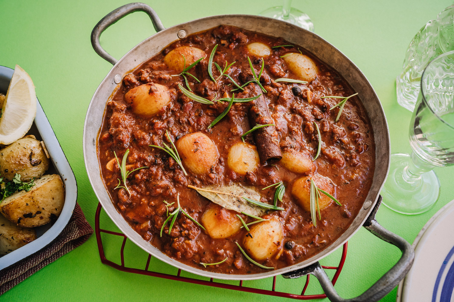 NYHTÖKAURASTIFADO