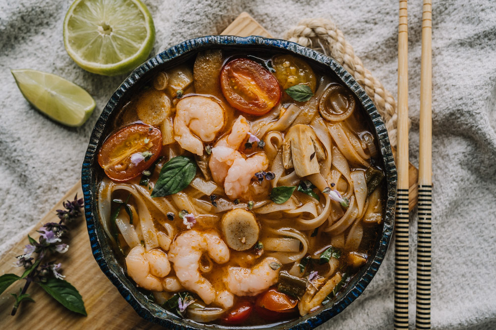 TOM YAM -NUUDELIKEITTO